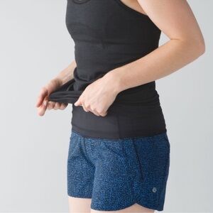 Lululemon Run Times Short in Bubbles Pipe Dream Blue & Black 6